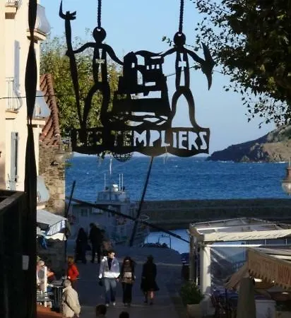 Maison Du Cloitre D'elne Эльн